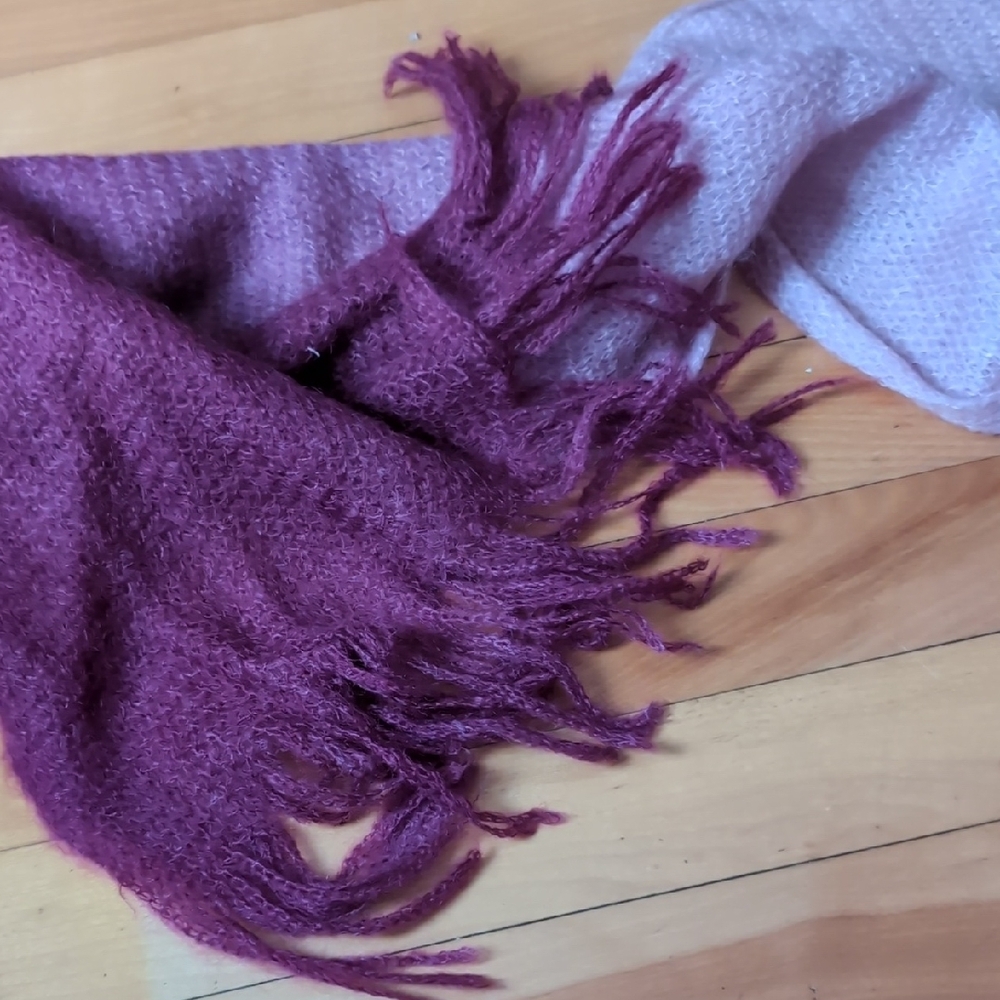 Elegant Italian Mohair Pink/Cranberry Scarf - Picture 5 of 7